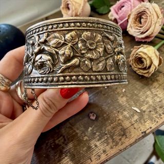 Bracciale antico placcato argento fiori