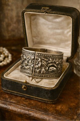 Bracciale antico placcato argento fiori