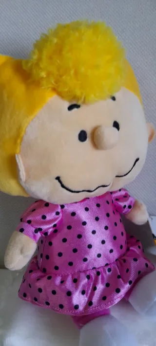 Peluche Originale Peanuts Sally Brown 2024
