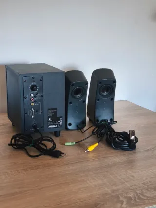 Altavoces Logitech Z323 2.1 con Subwoofer