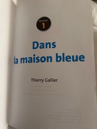 Libro de frances Dans la maison bleue