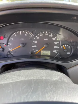 Ford Focus TDdi 4 Puertas Azul