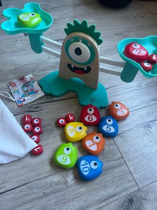 Balanza Hape Monstruo Números Madera