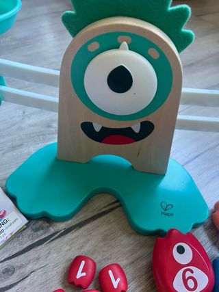 Balanza Hape Monstruo Números Madera