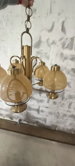 Lámpara de techo dorada colgante