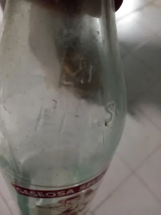 2 Botellas Antiguas de Cristal mas una Lampara gar