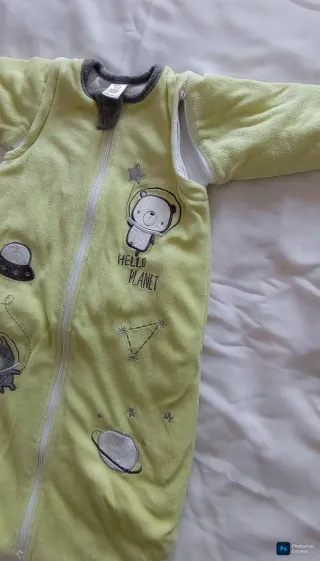 Saco de bebé con estampado espacial