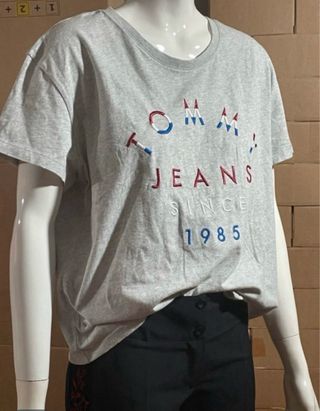Camiseta Tommy Jeans Gris Talla M