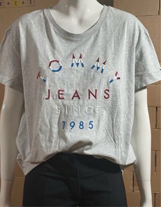 Camiseta Tommy Jeans Gris Talla M