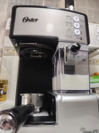 Cafetera Oster Espresso Cappuccino Latte