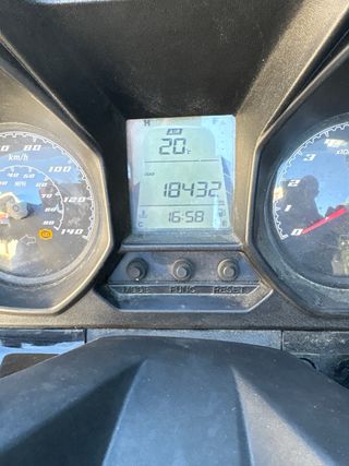 Kymco Superdink 125cc Roja y Negra Año 2023