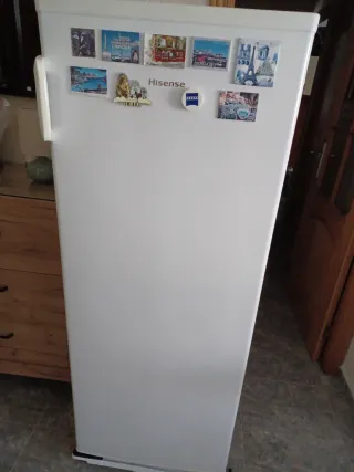 Congelador vertical Hisense
