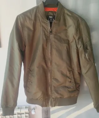 Cazadora Bomber Bershka Verde Talla S