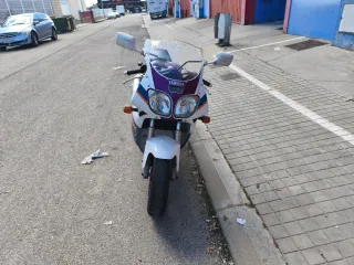 Yamaha FZR 600 Genesis