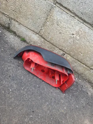 Faro trasero izquierdo Peugeot 106