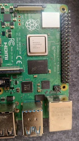 Raspberry Pi 4B 4GB + Tarjeta 32GB