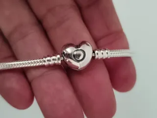 Pulsera Pandora con 2 charms