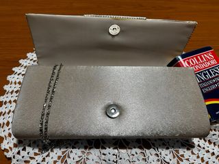 Bolso de fiesta plateado y beige