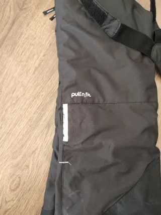 Pantalón de ski niño negro.6 años