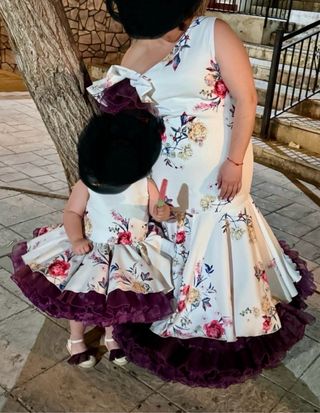 Traje de flamenca blanco con flores