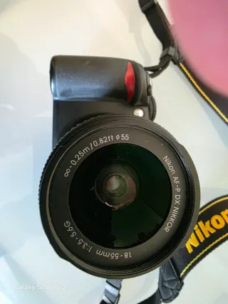 Nikon D3100 - 8.000 disparos + Accesorios