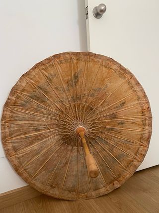 Parasol Tailandés decorado de 87 cm. de diámetro.