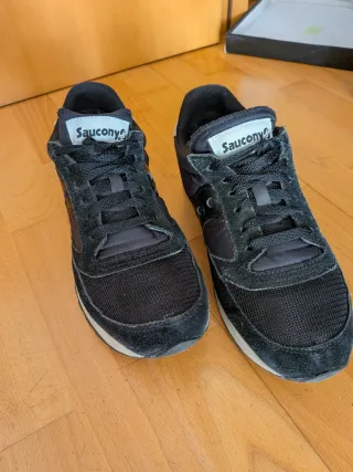 Saucony Talla 42 Negro/Gris