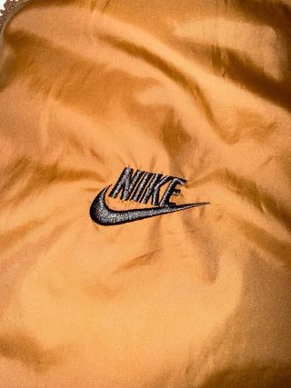 Chaqueta Bomber Nike Beige y Marrón