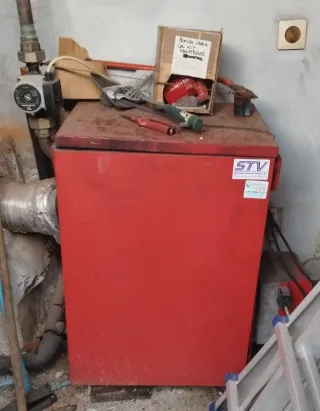 Caldera Roca Alto Rendimiento Roja