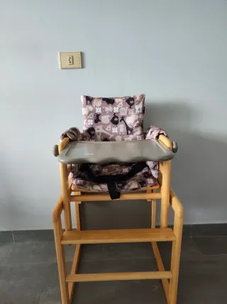 Trona convertible bebé en silla y mesa