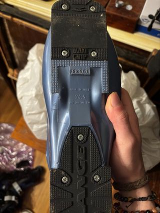 Botas de esquí Lange azules y plateadas