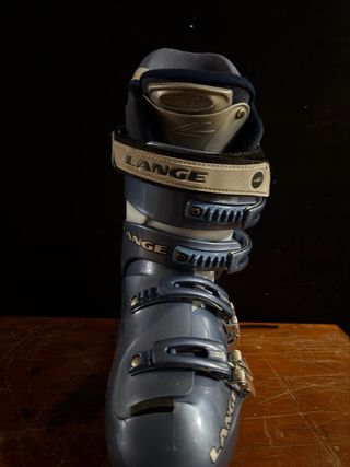 Botas de esquí Lange azules y plateadas