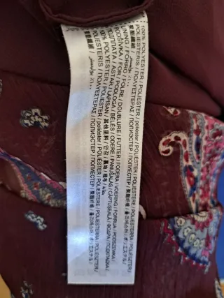 Vestido burdeos Mango estampado paisley