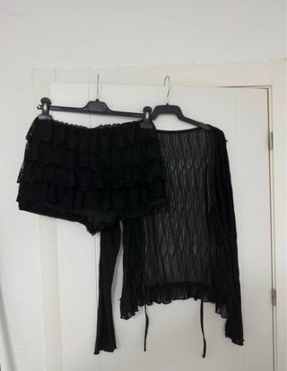 Conjunto negro encaje