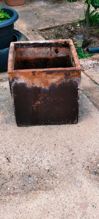 MACETERO GRANDE 42×42×42