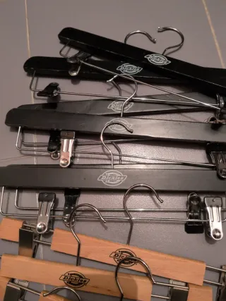 Lote 10 Perchas Dickies Pantalón Madera y Metal