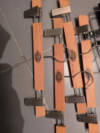 Lote 10 Perchas Dickies Pantalón Madera y Metal