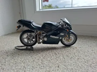 Ducati 996 Matrix Minichamps 1/12