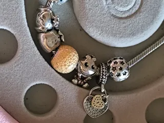 Pulsera Pandora con charms