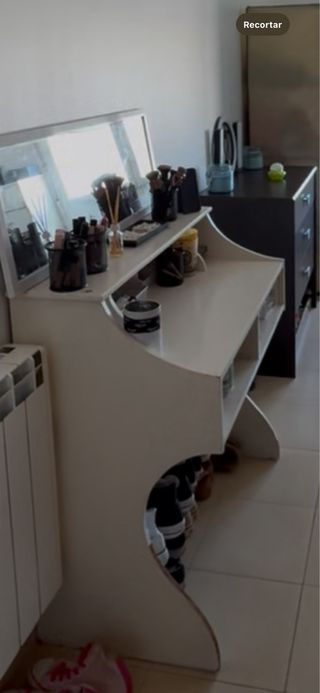 Tocador blanco sin espejo