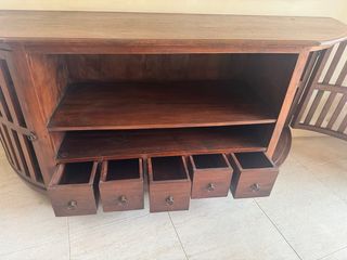Mueble de TV / aparador de madera maciza