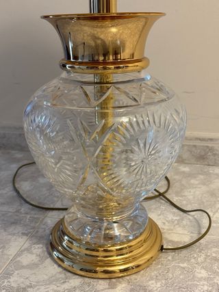 Lámpara de cristal dorada con detalle, negociable