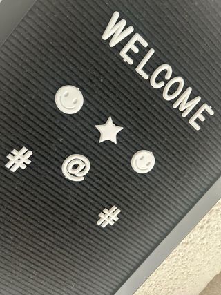 Pizarra Negra con Letras Blancas