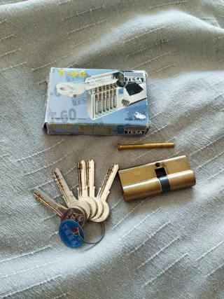 Cilindro Tesa T-60 con 5 llaves