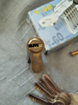 Cilindro Tesa T-60 con 5 llaves