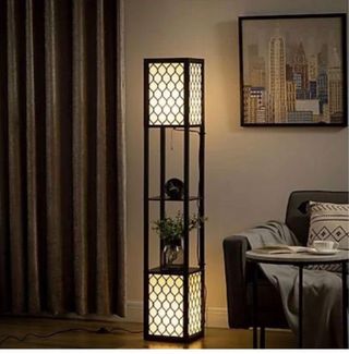 Lámpara de pie de madera con estantes