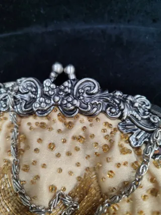 Bolso de fiesta amarillo y dorado