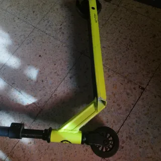 Patinete Stunt Negro y Amarillo Precio negociable