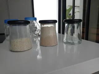 3 tarros de cristal con tapa negra