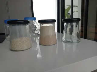 3 tarros de cristal con tapa negra